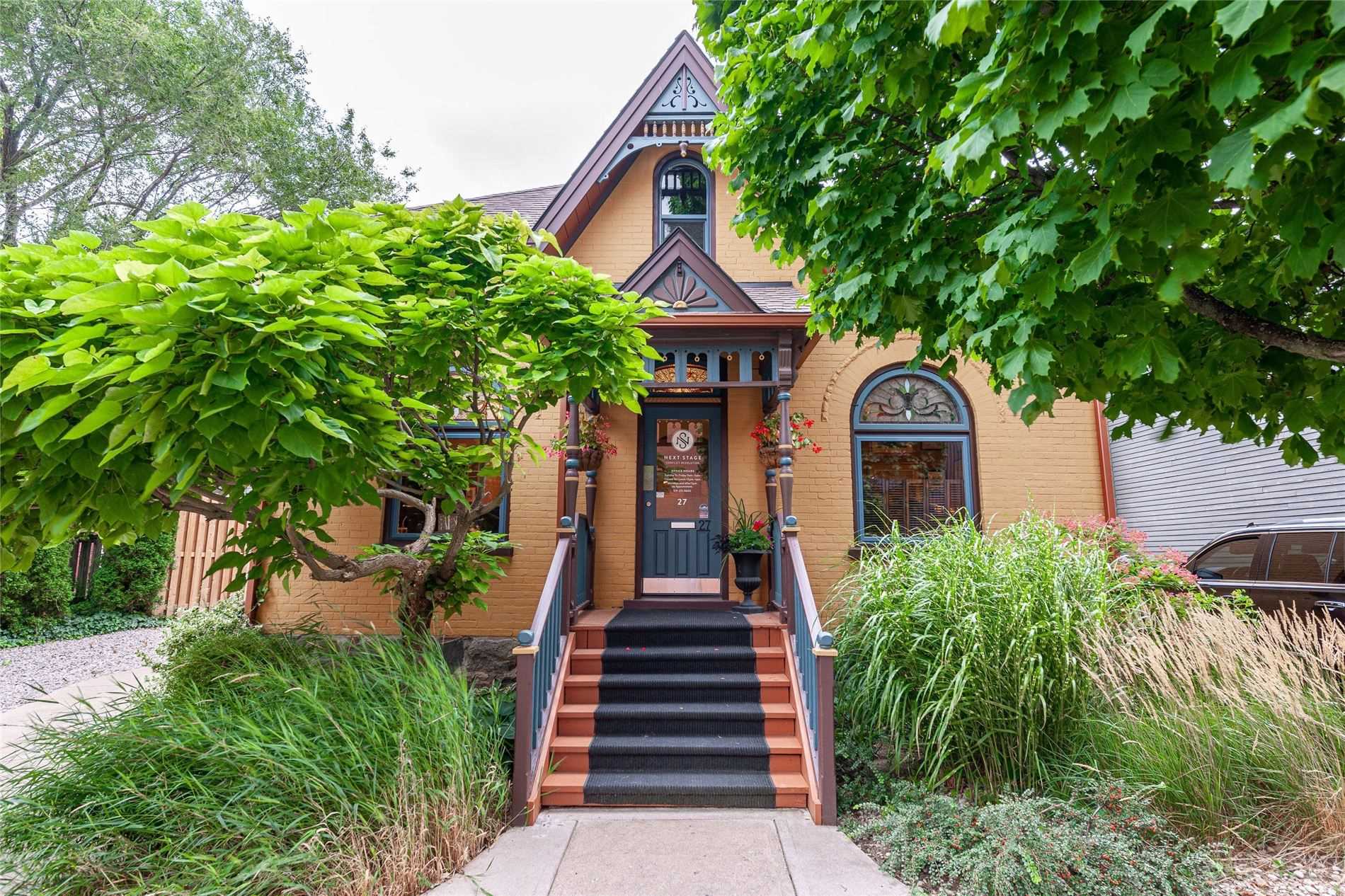 27 George St