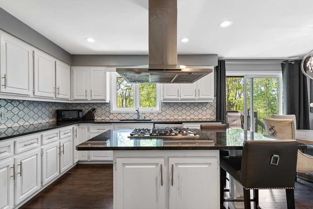 355 Edgehill Dr