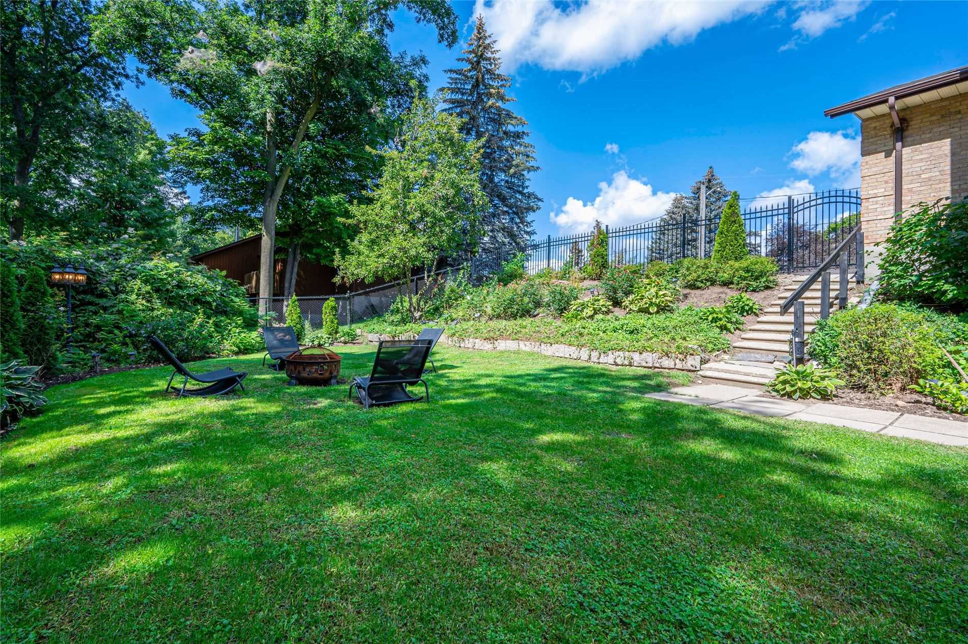 355 Edgehill Dr