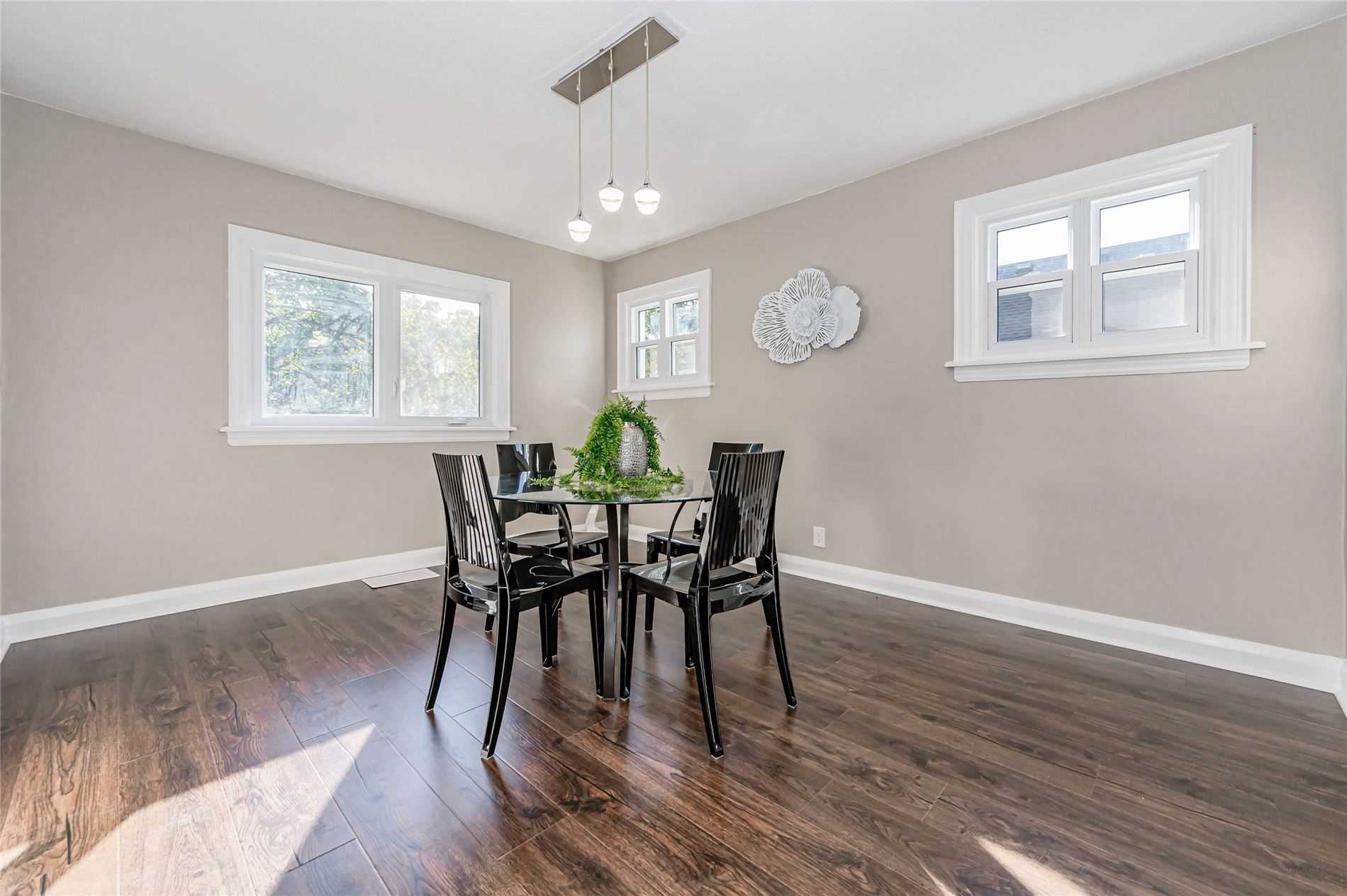 18 Elgin St