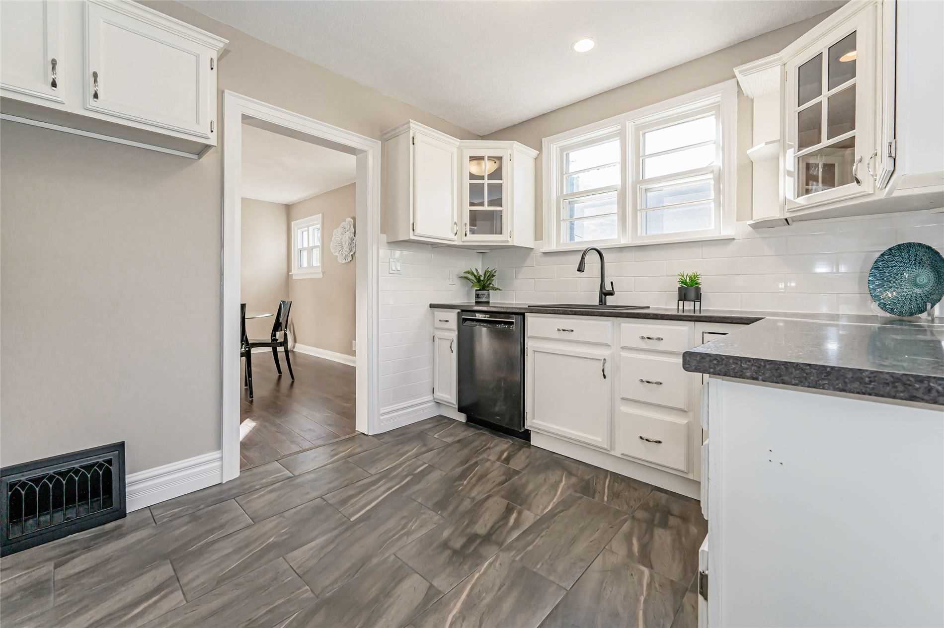 18 Elgin St