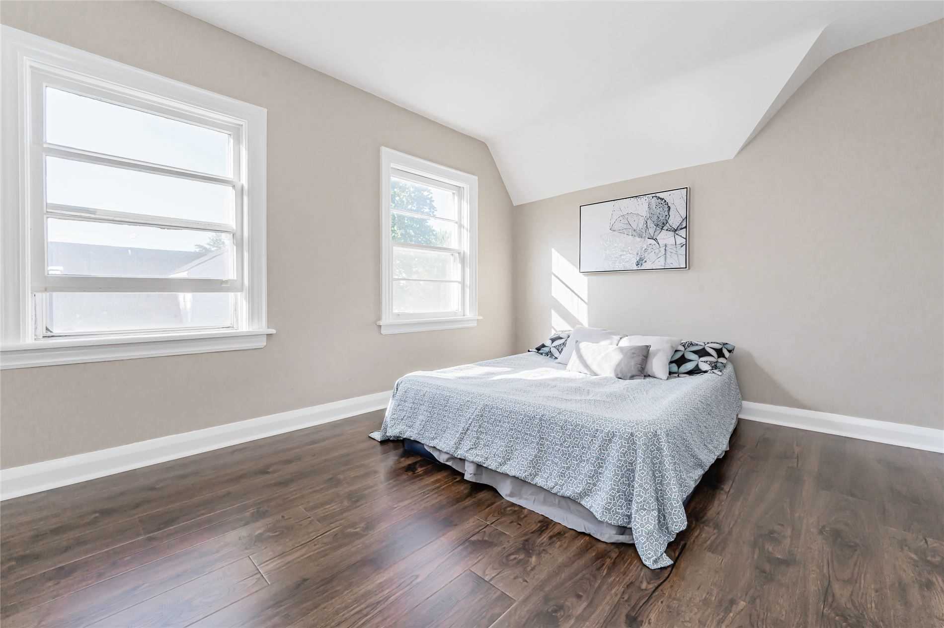 18 Elgin St