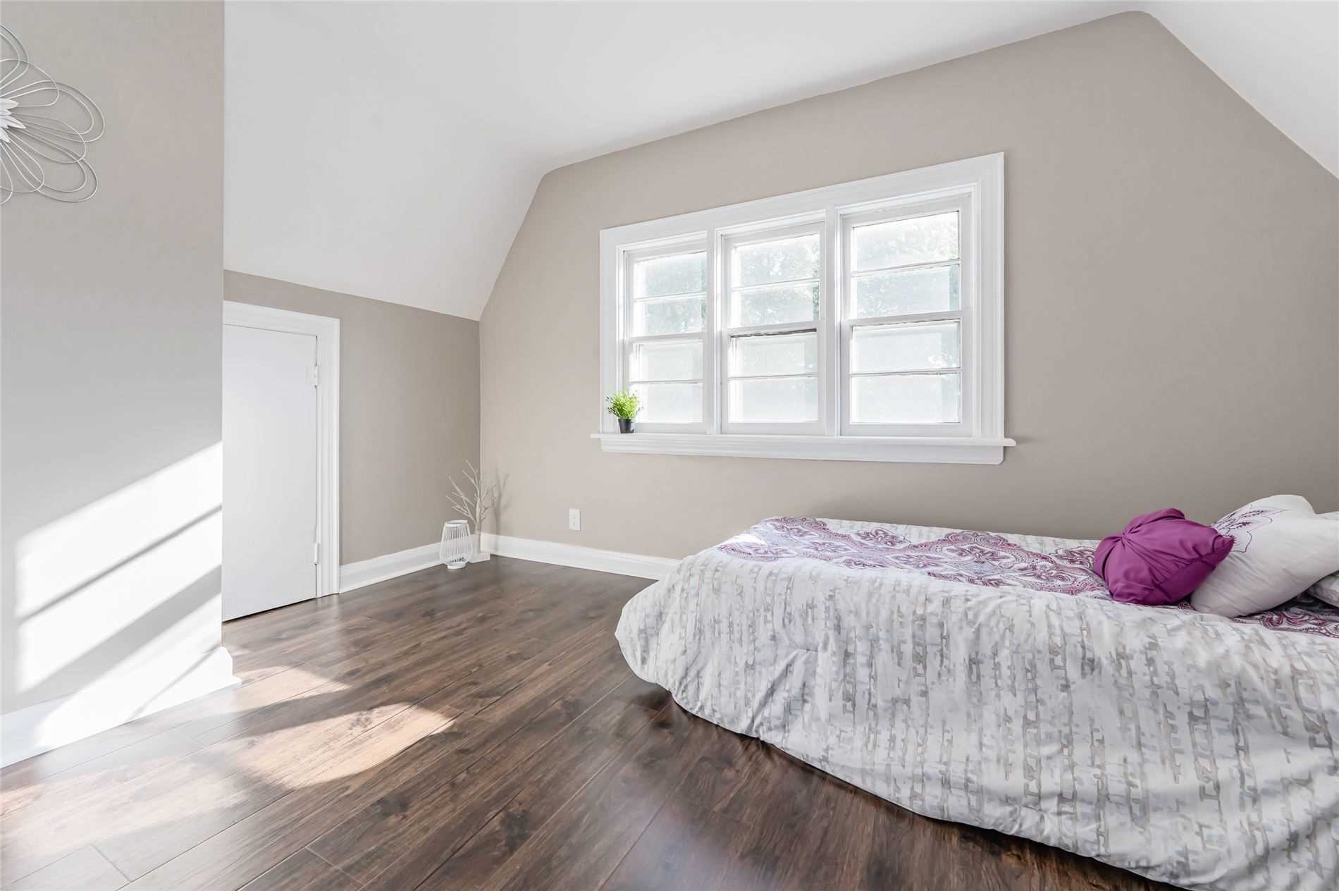 18 Elgin St