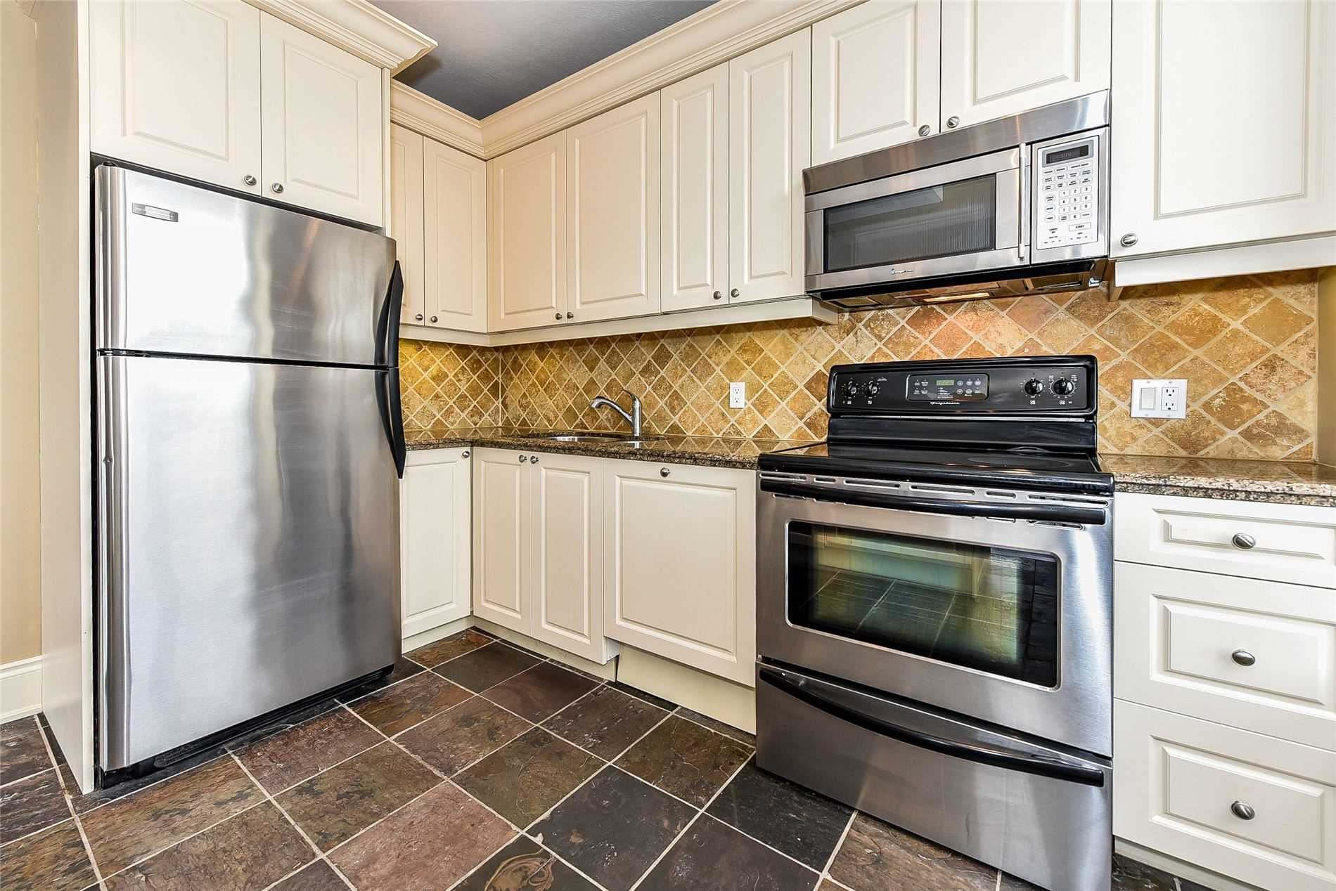 283 King St E, #302