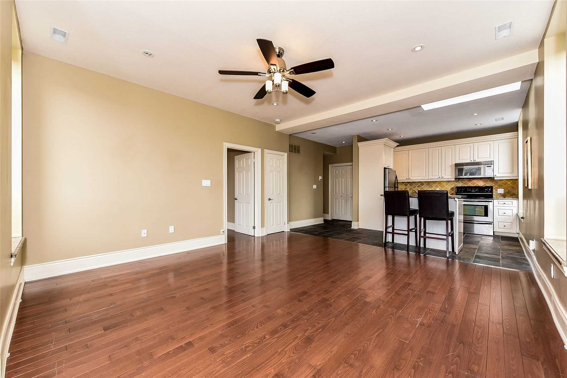 283 King St E, #302