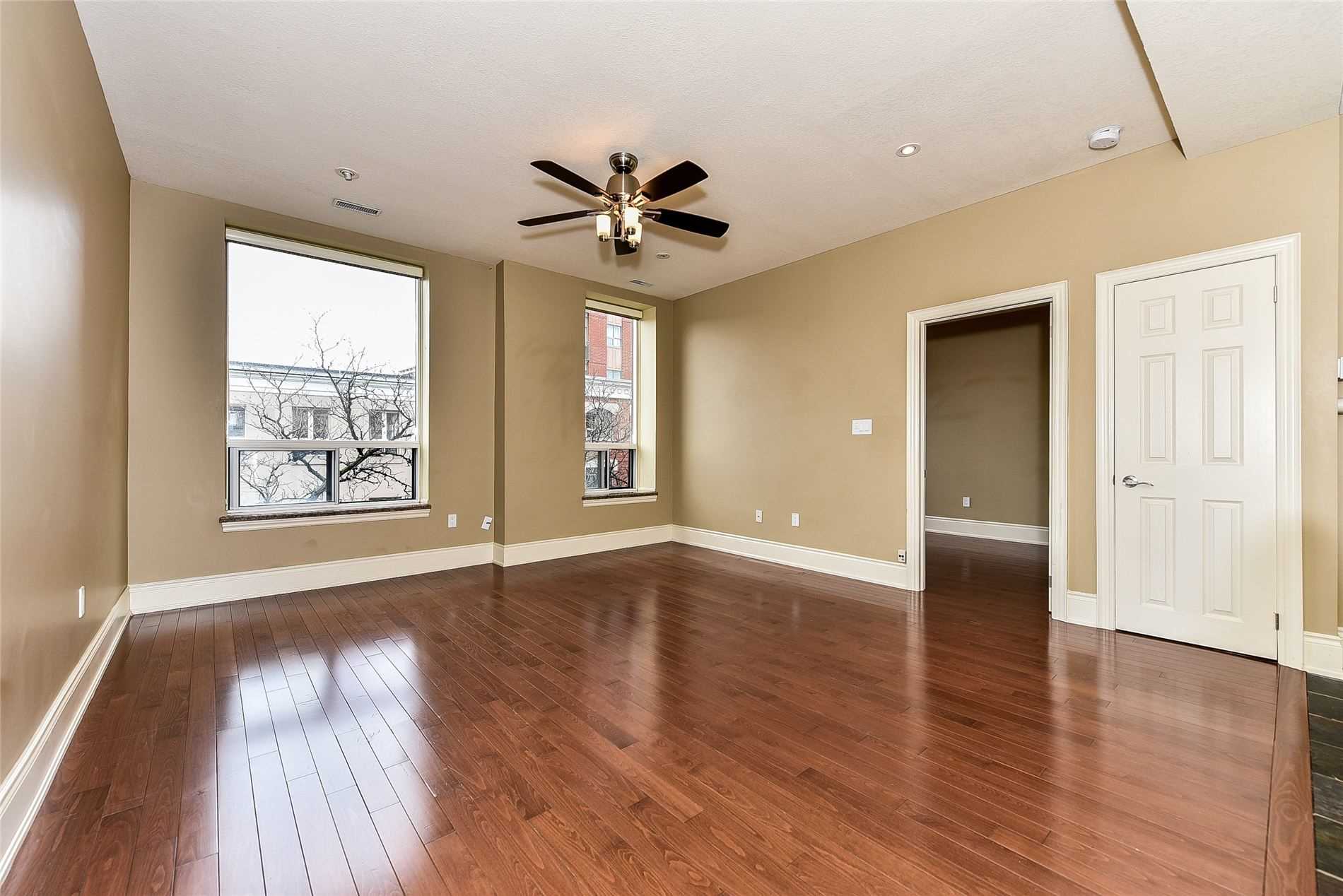 283 King St E, #302