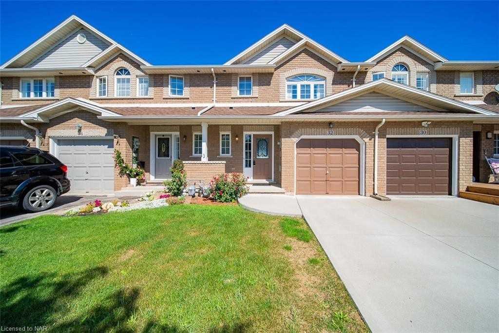32 Magnolia Cres