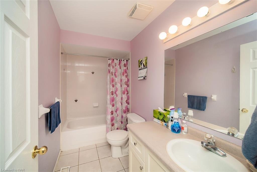 32 Magnolia Cres