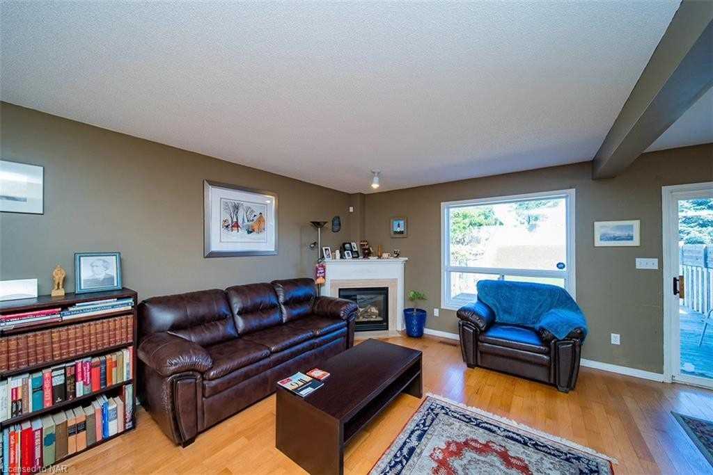32 Magnolia Cres