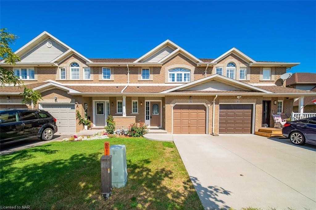 32 Magnolia Cres