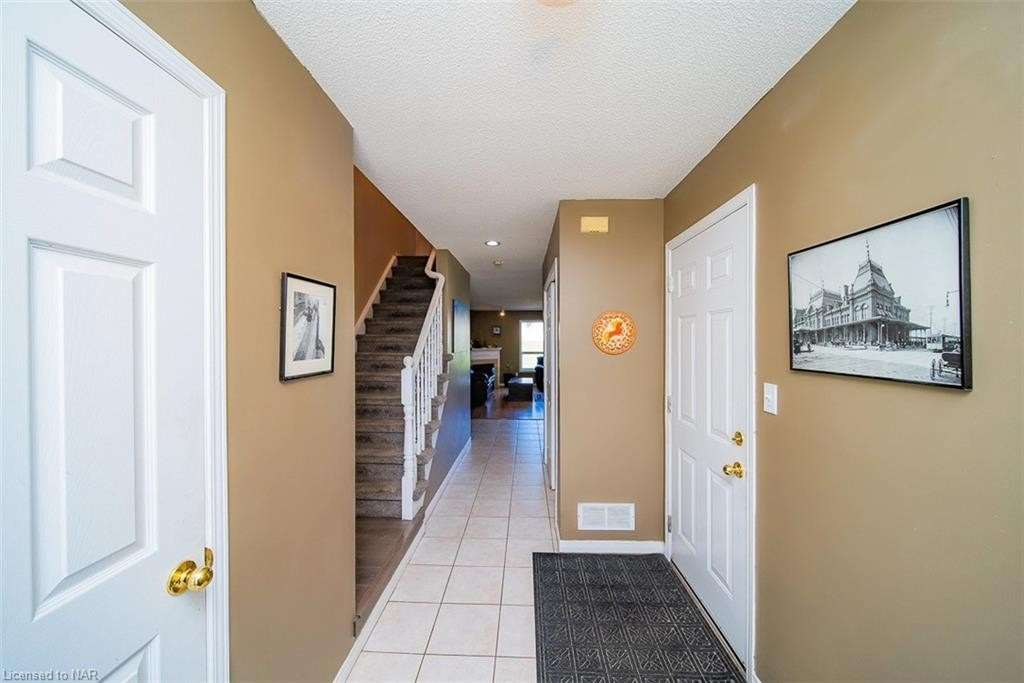 32 Magnolia Cres