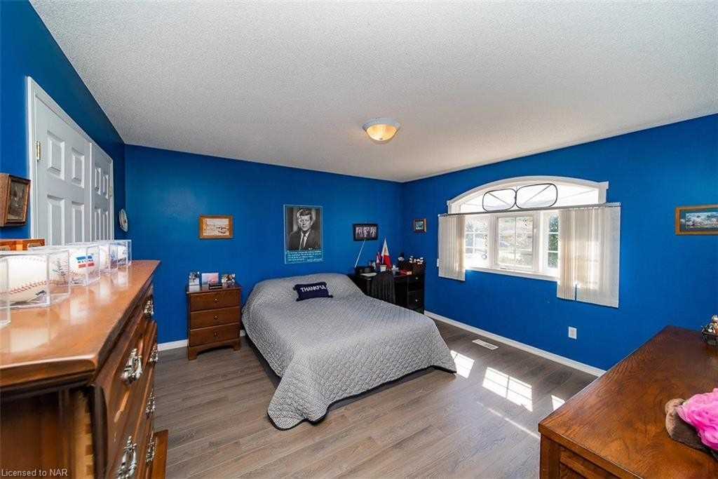 32 Magnolia Cres