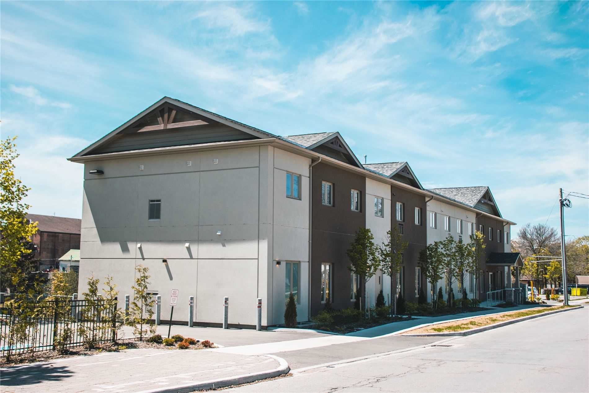 25 King St, #301
