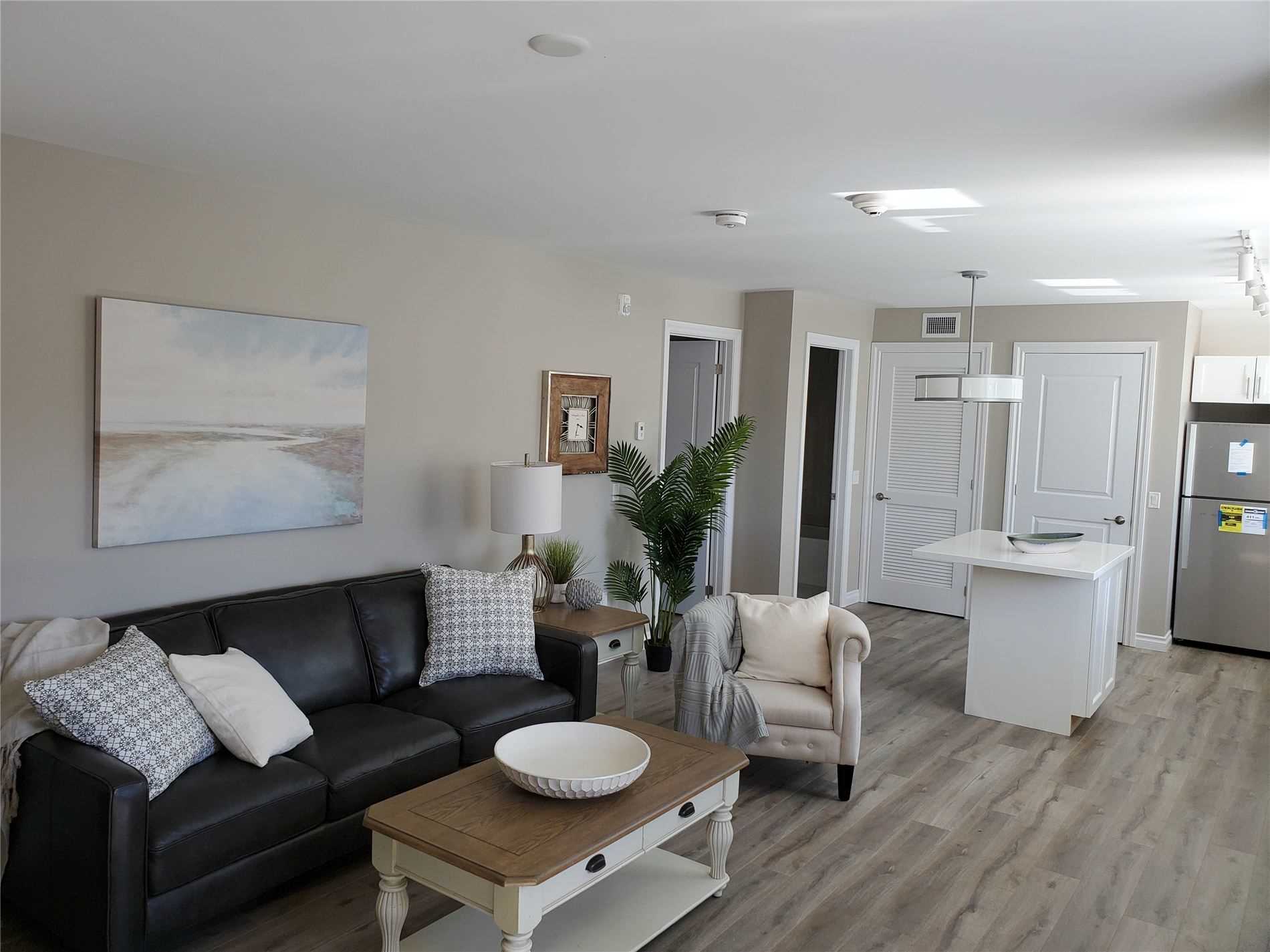 25 King St, #301