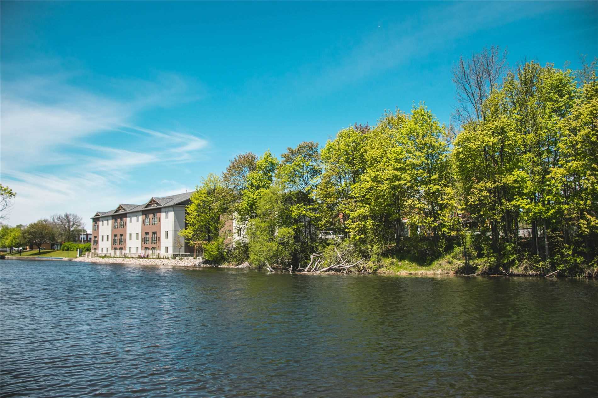 25 King St, #301