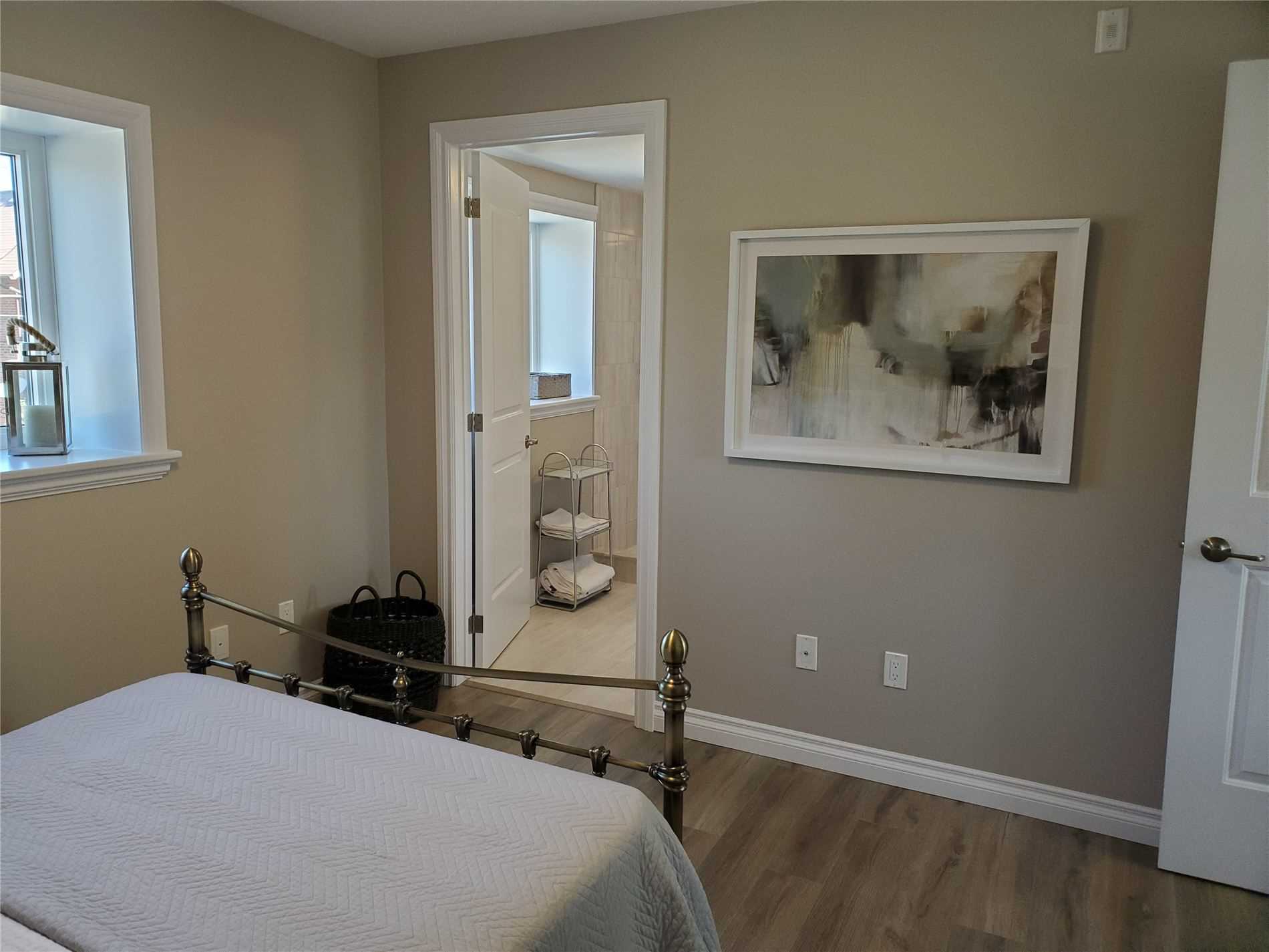 25 King St, #301