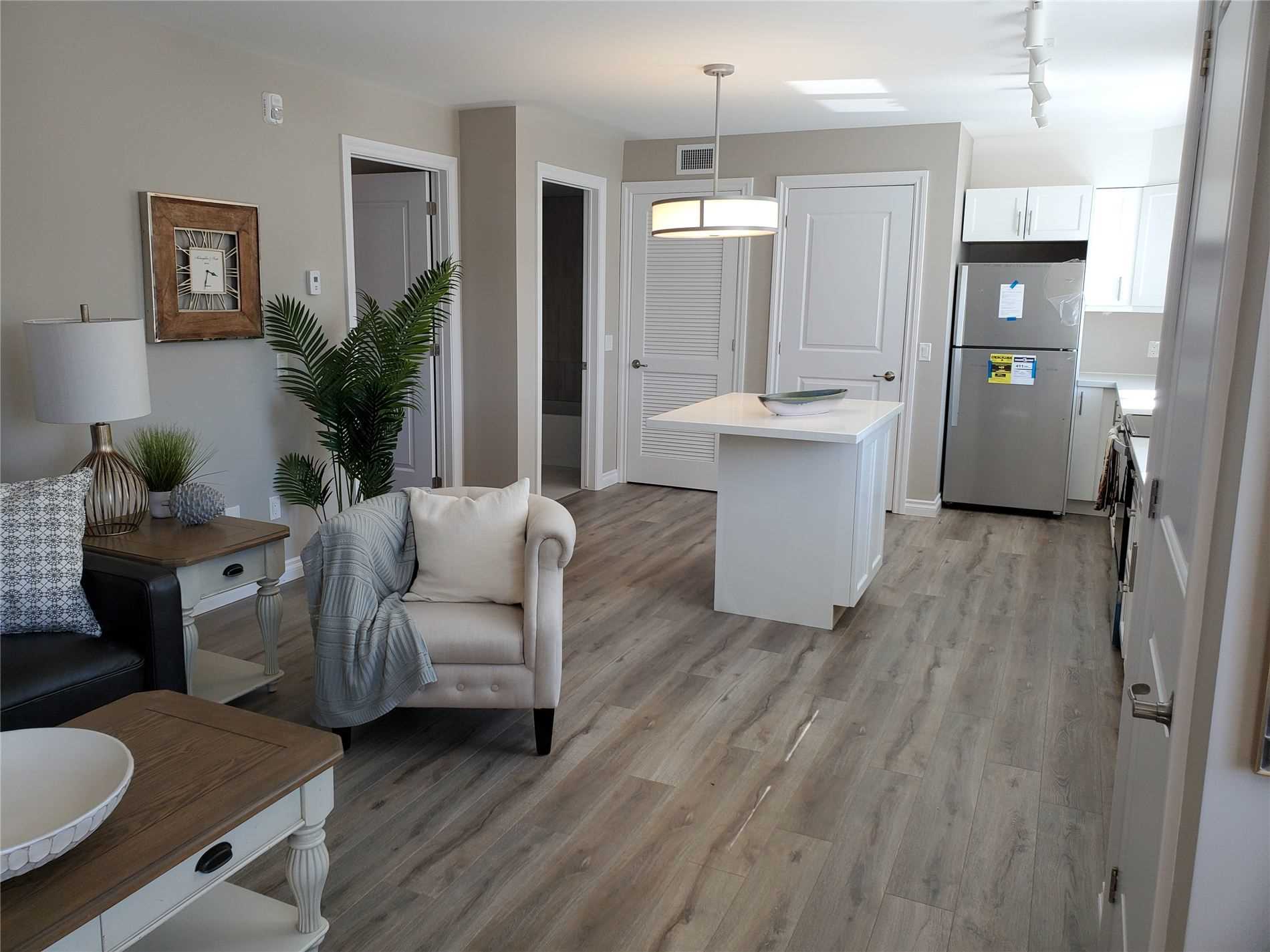 25 King St, #301