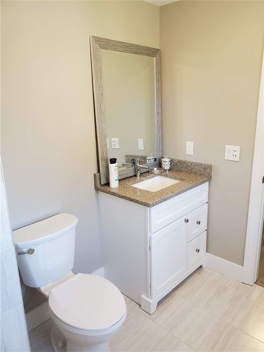 25 King St, #301