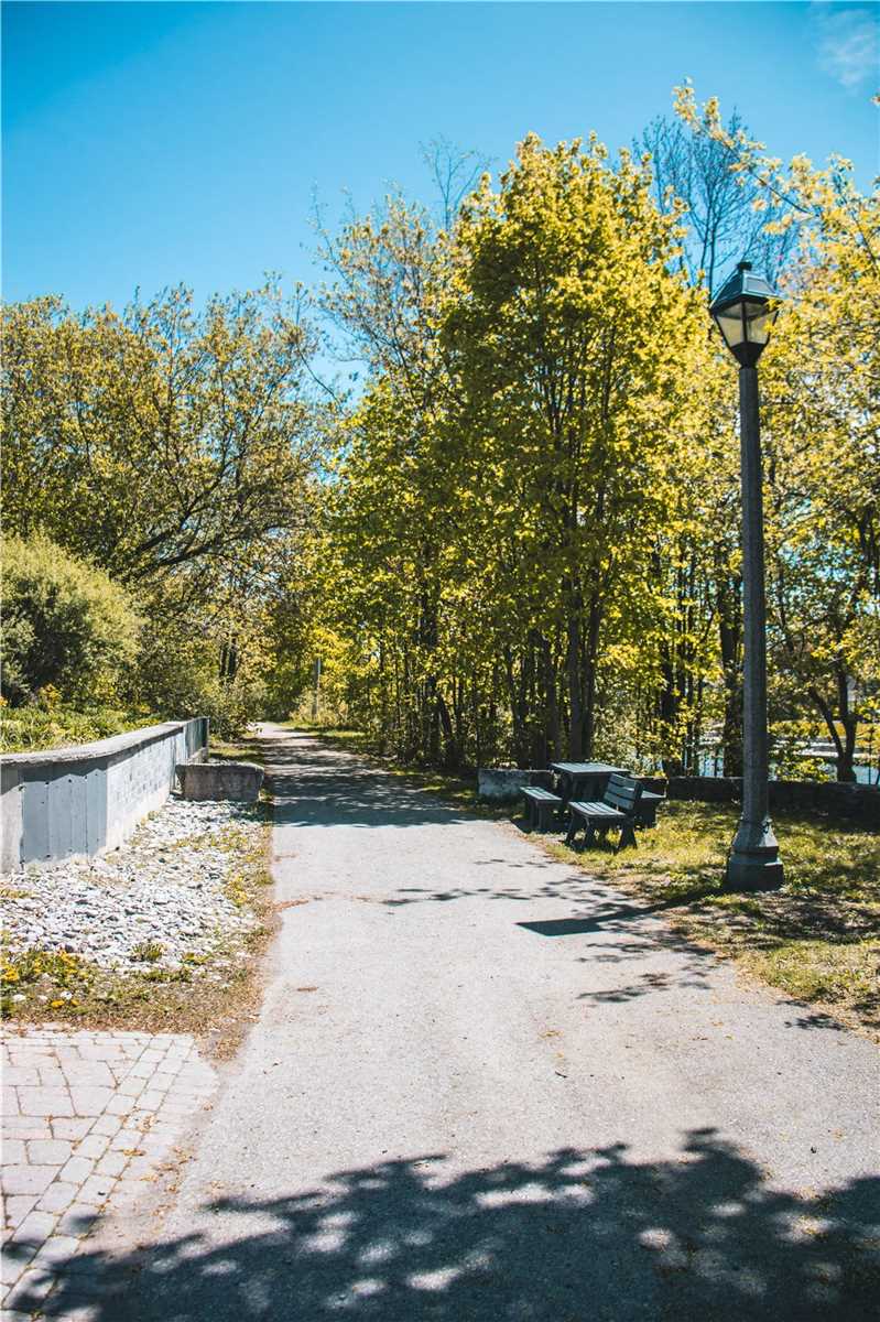 25 King St, #301