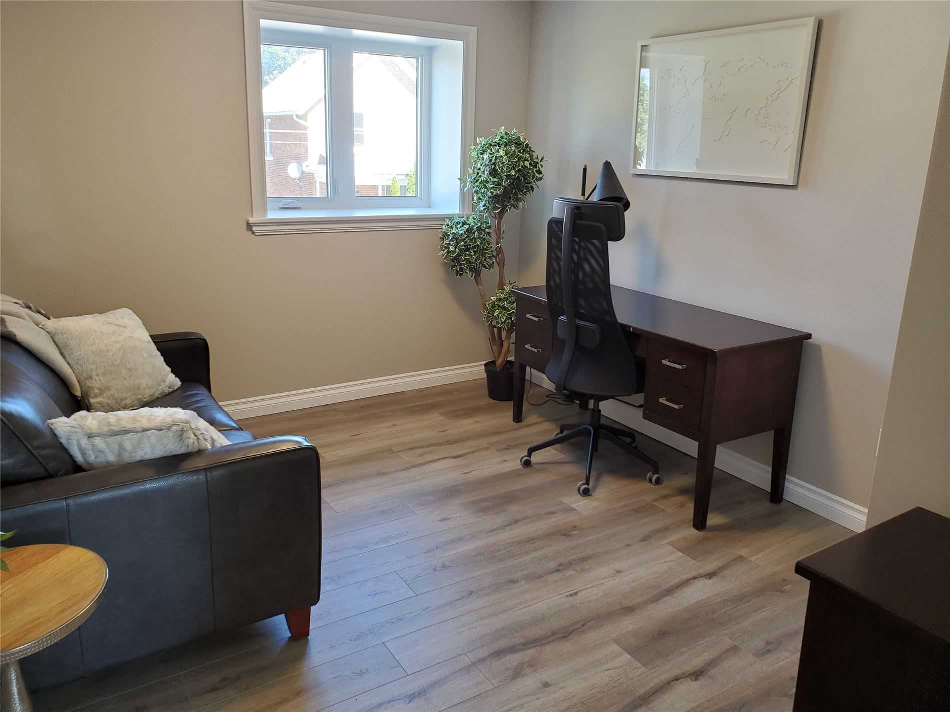 25 King St, #301