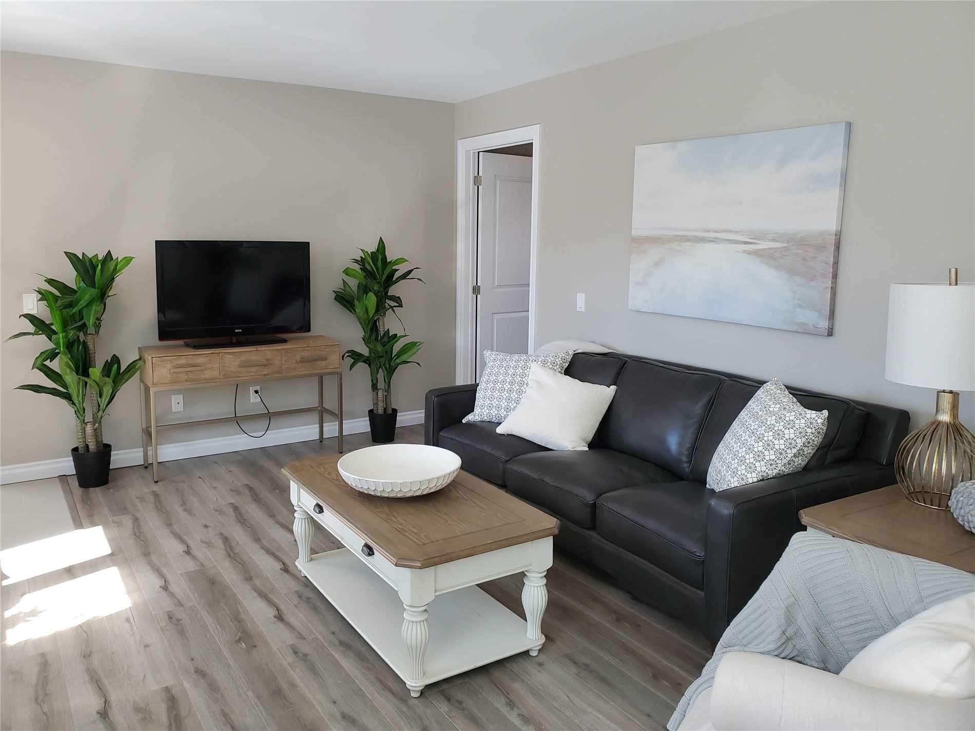 25 King St, #301
