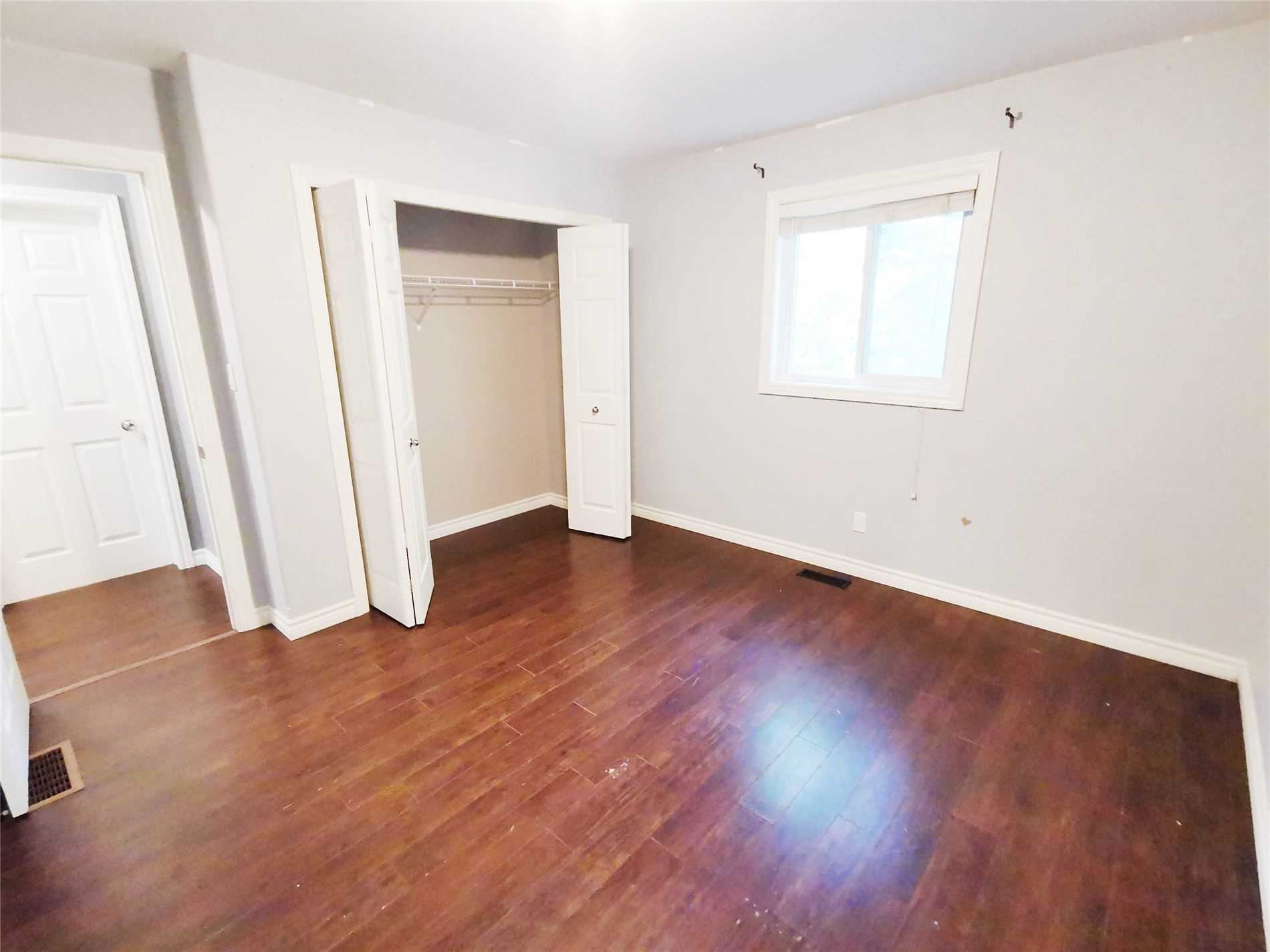 717 King St W