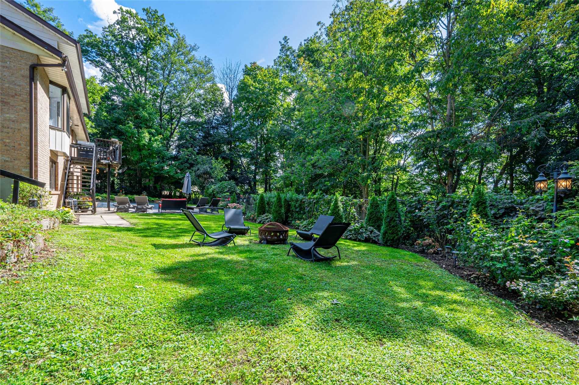 355 Edgehill Dr