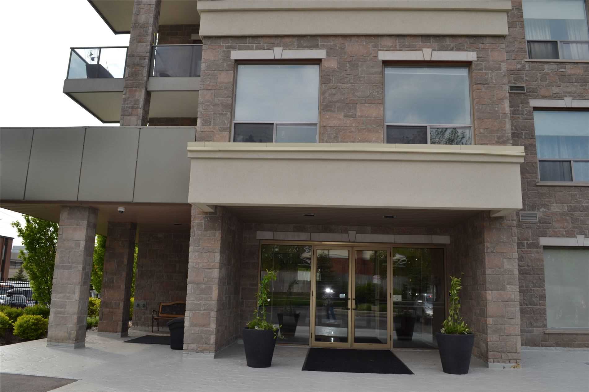 223 Erb St W, #402