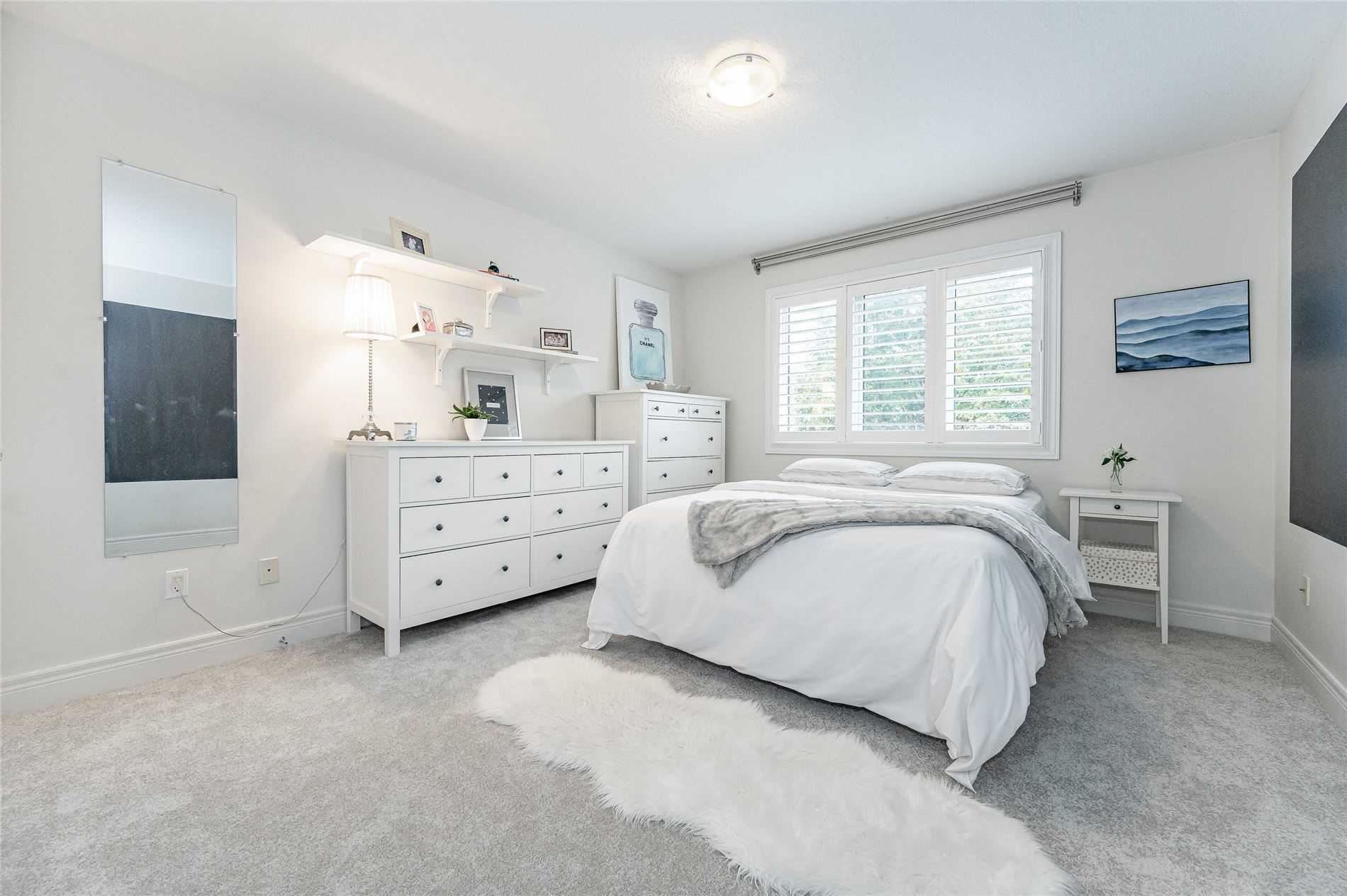 10 Bright Lane