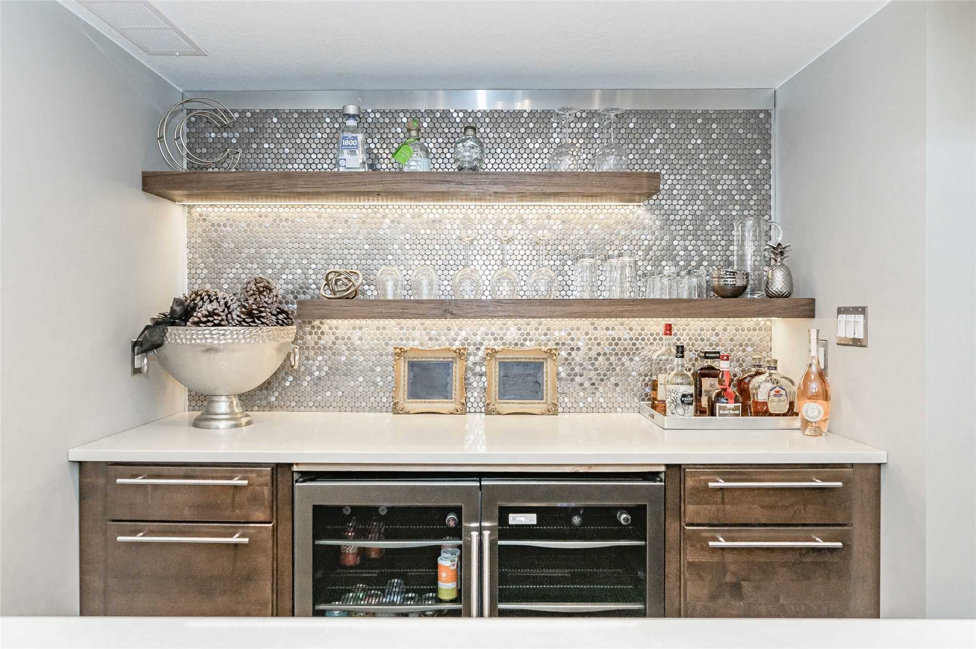 10 Bright Lane