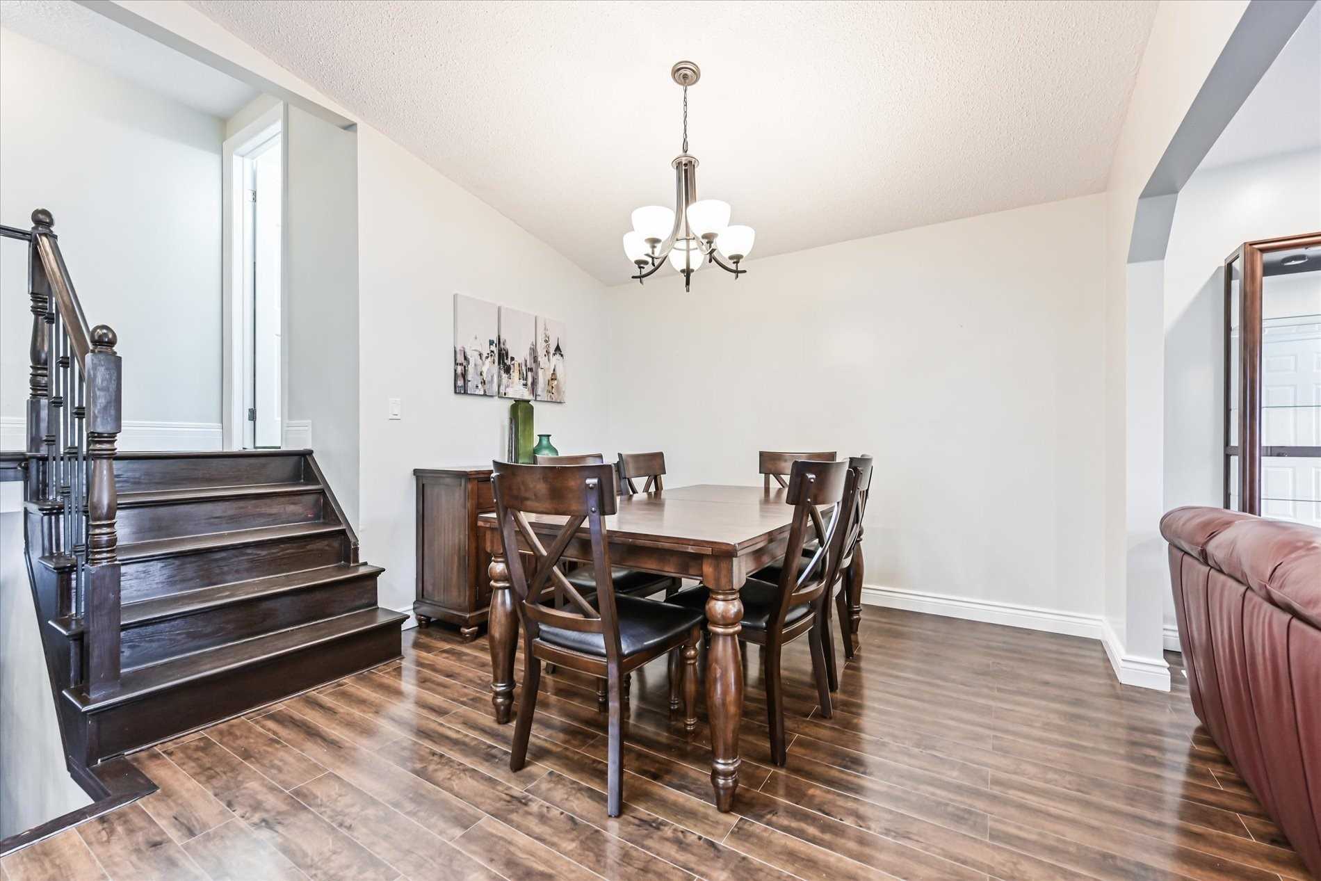 5 Twinoaks Cres