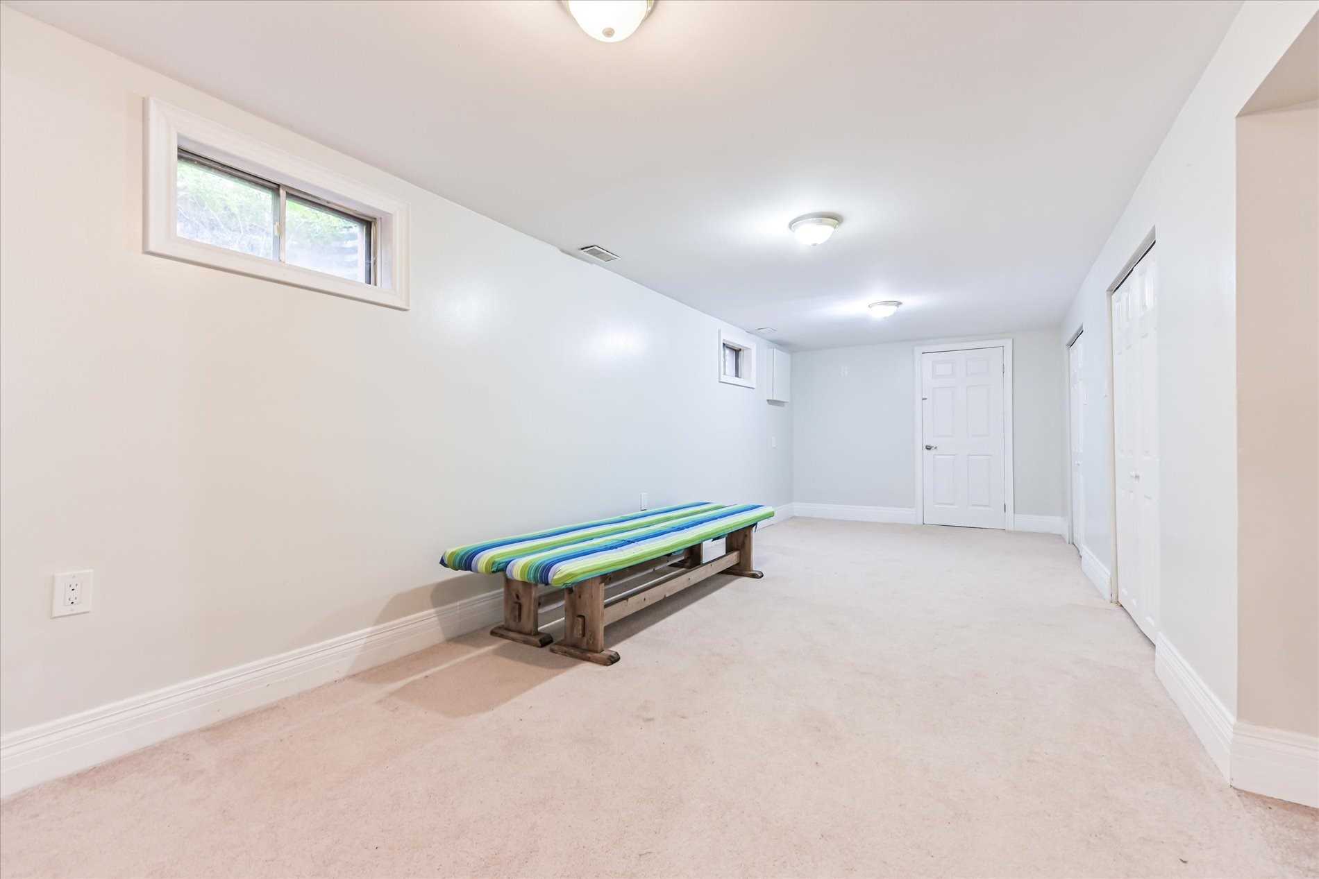 5 Twinoaks Cres