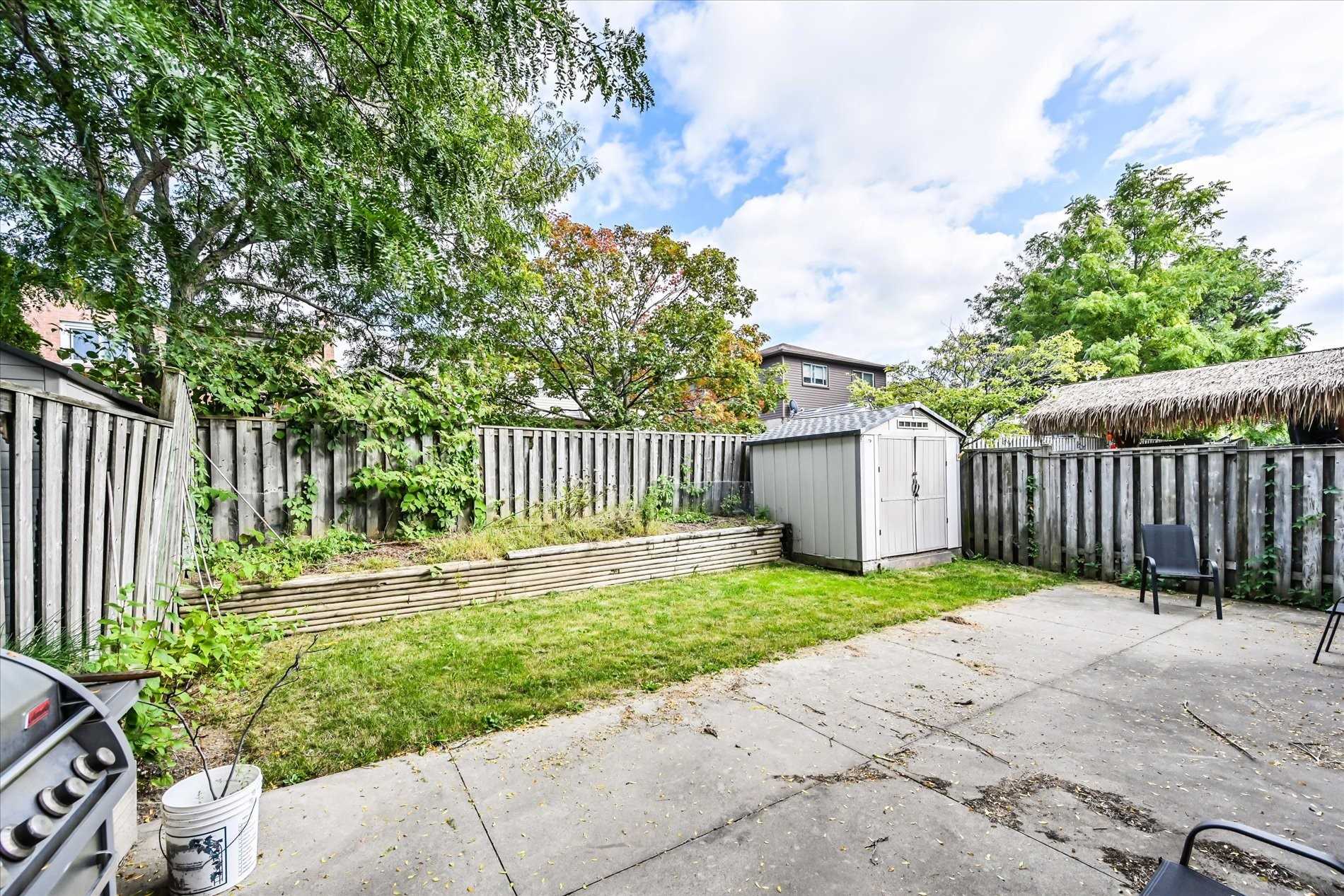 5 Twinoaks Cres
