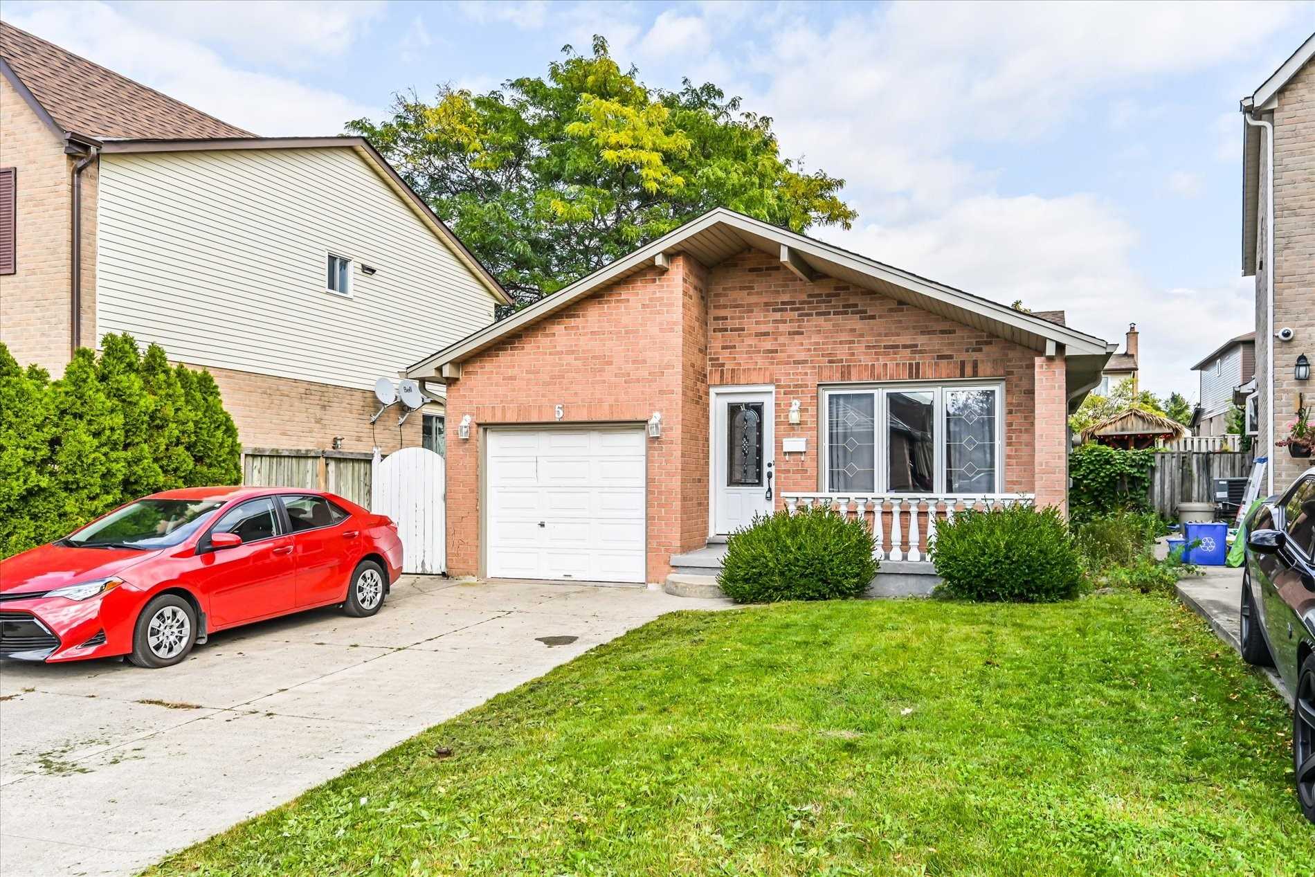 5 Twinoaks Cres