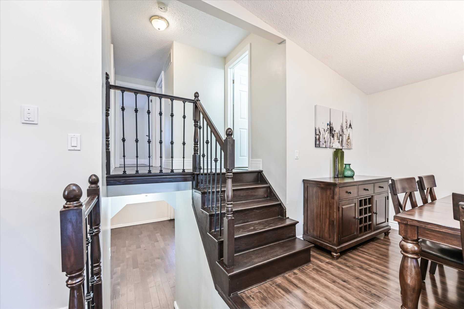 5 Twinoaks Cres