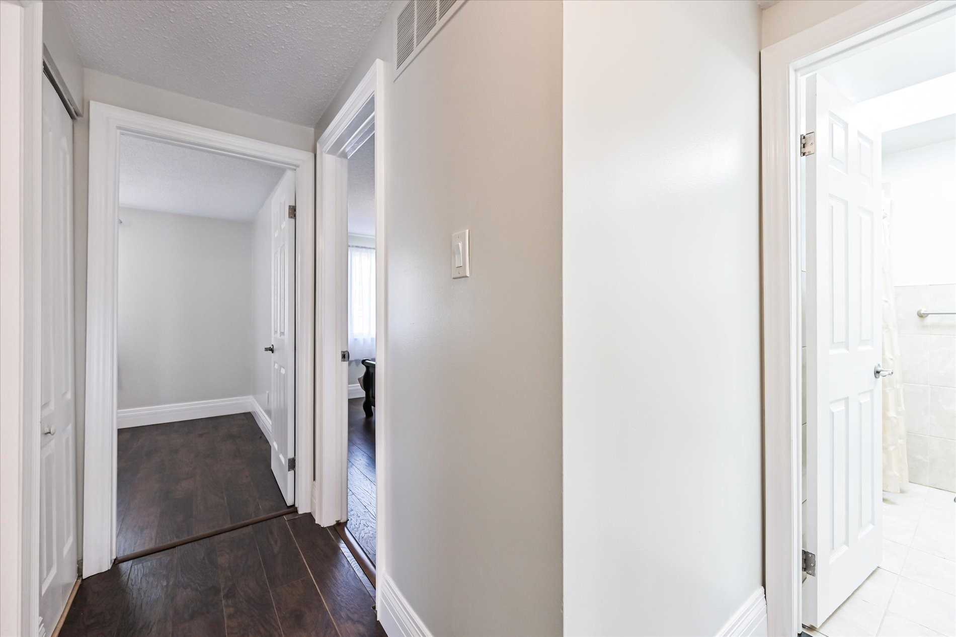 5 Twinoaks Cres