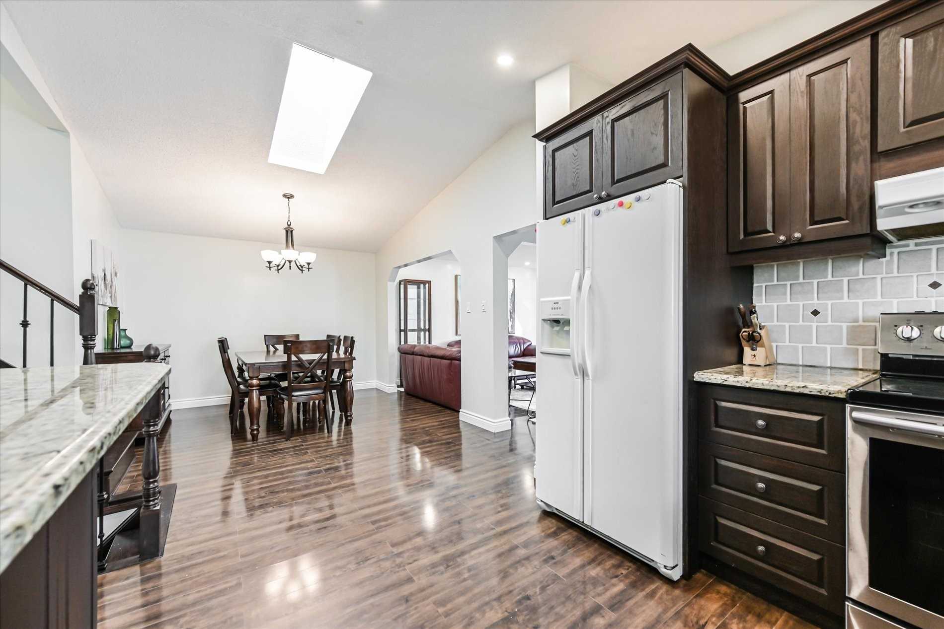 5 Twinoaks Cres