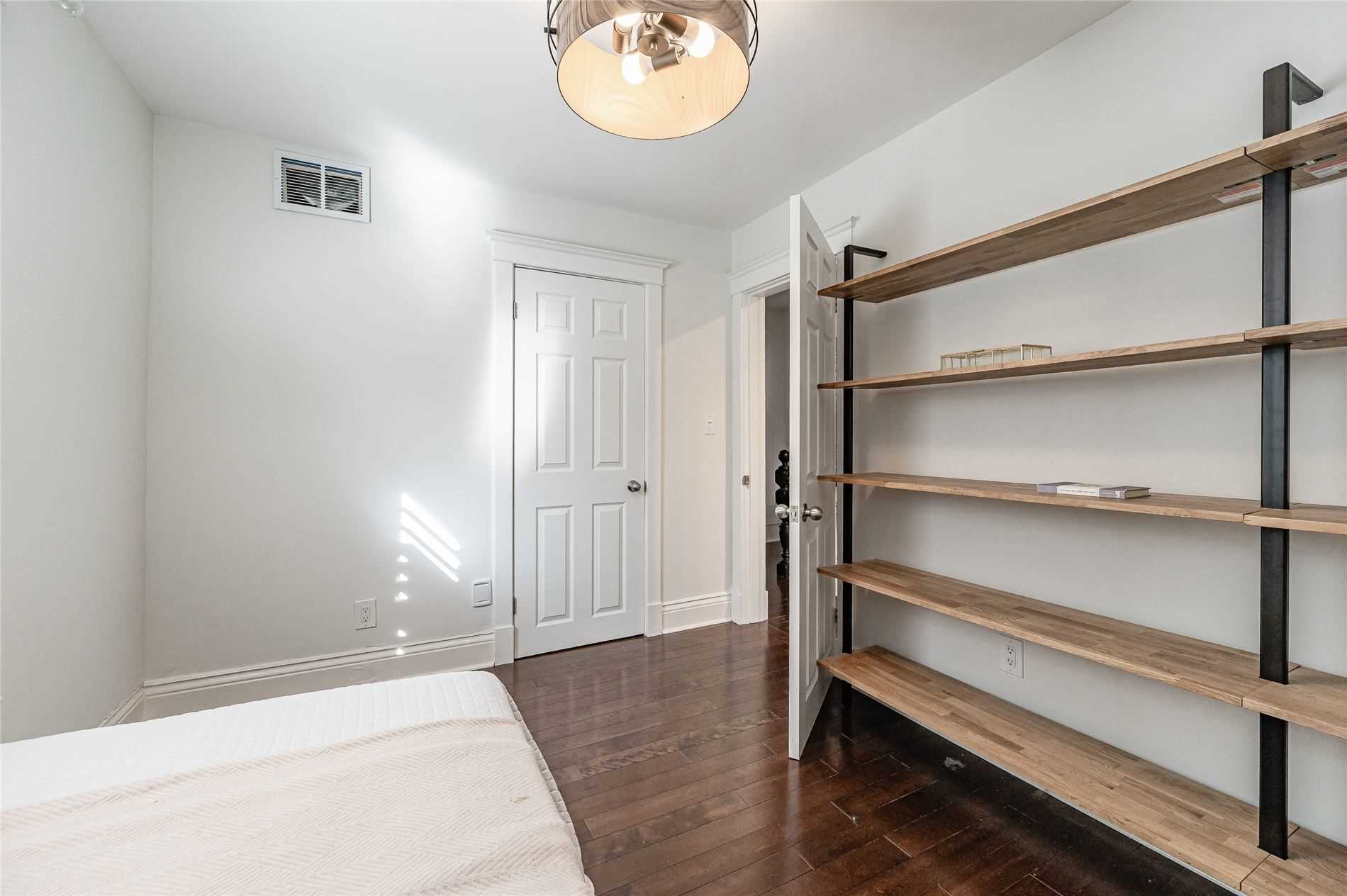 17 Avalon Pl