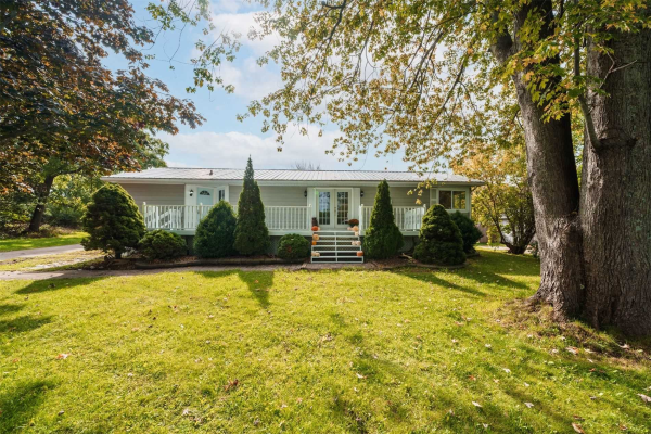 13 Bay Ave, Prince Edward County