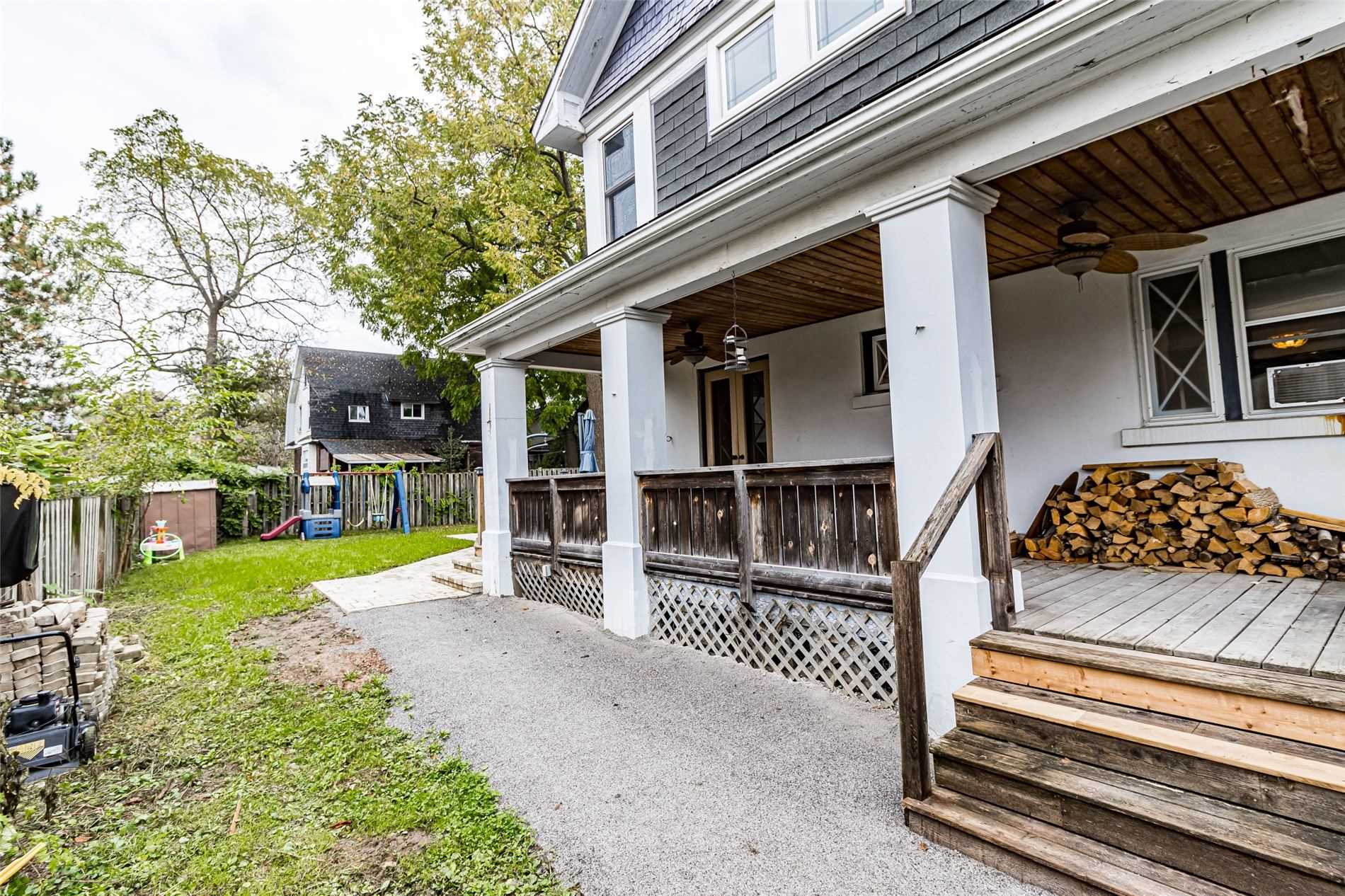 18 Church St S