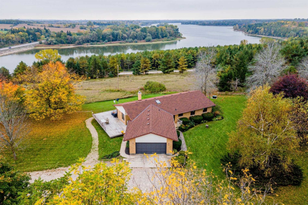 5403 Jones Baseline, Guelph/Eramosa