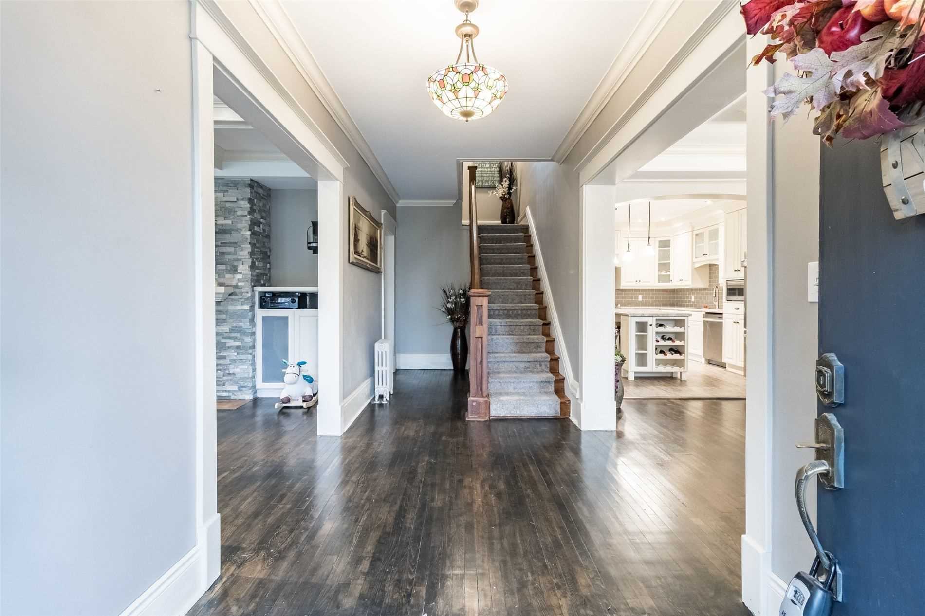 18 Church St S