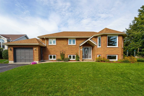 16 First Ave, Prince Edward County