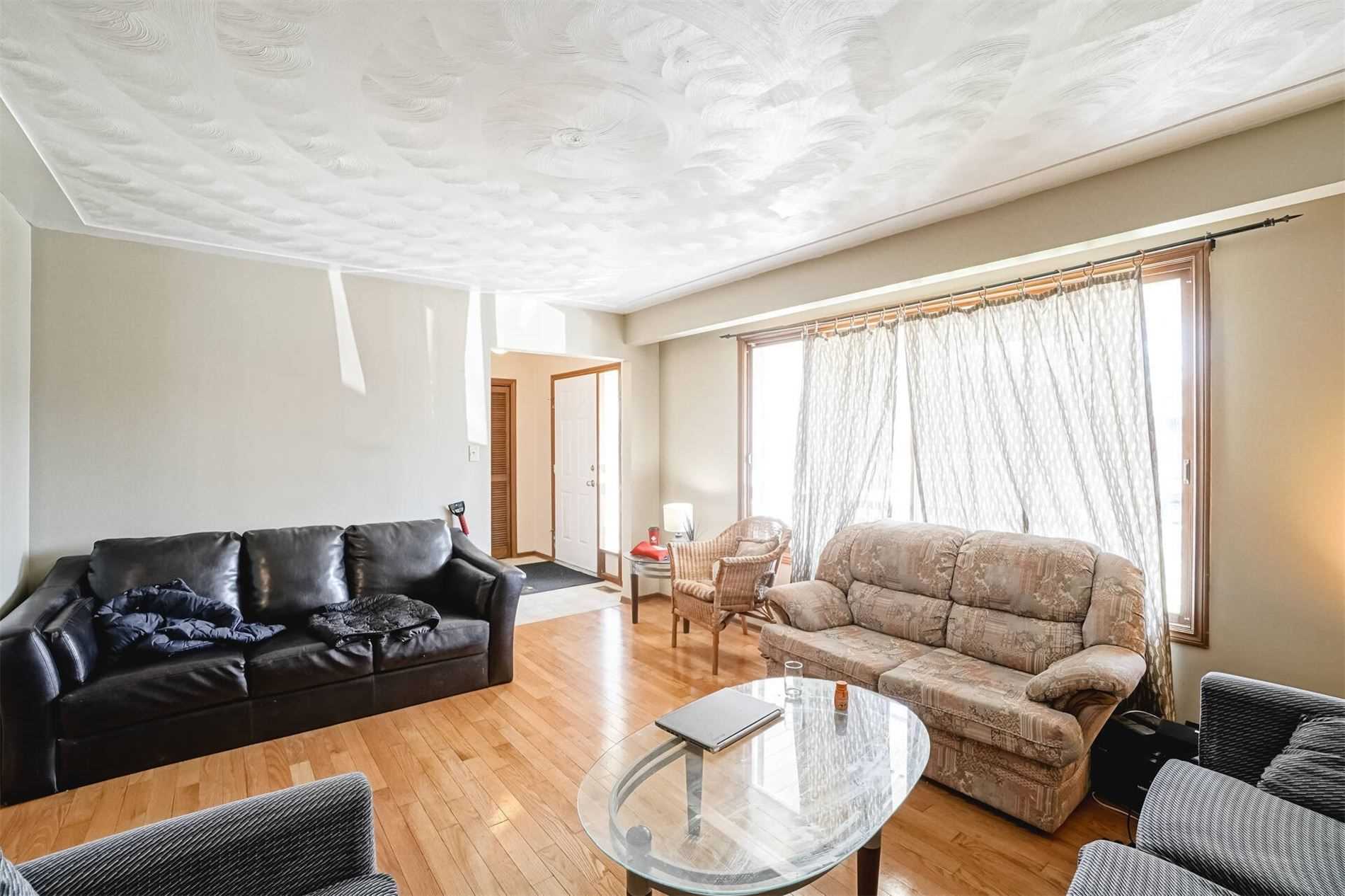 30 Orchard Mill Cres