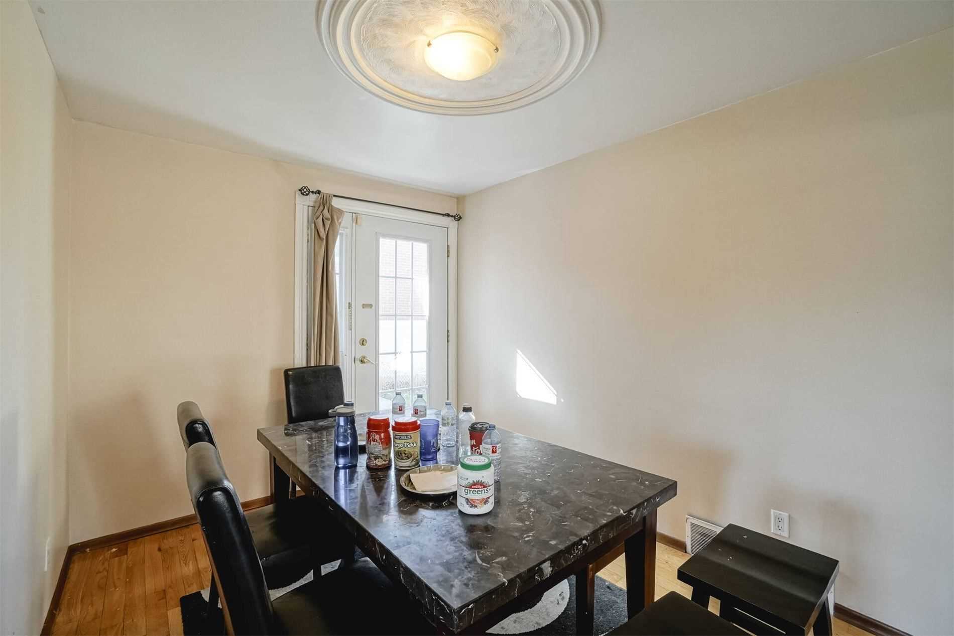 30 Orchard Mill Cres