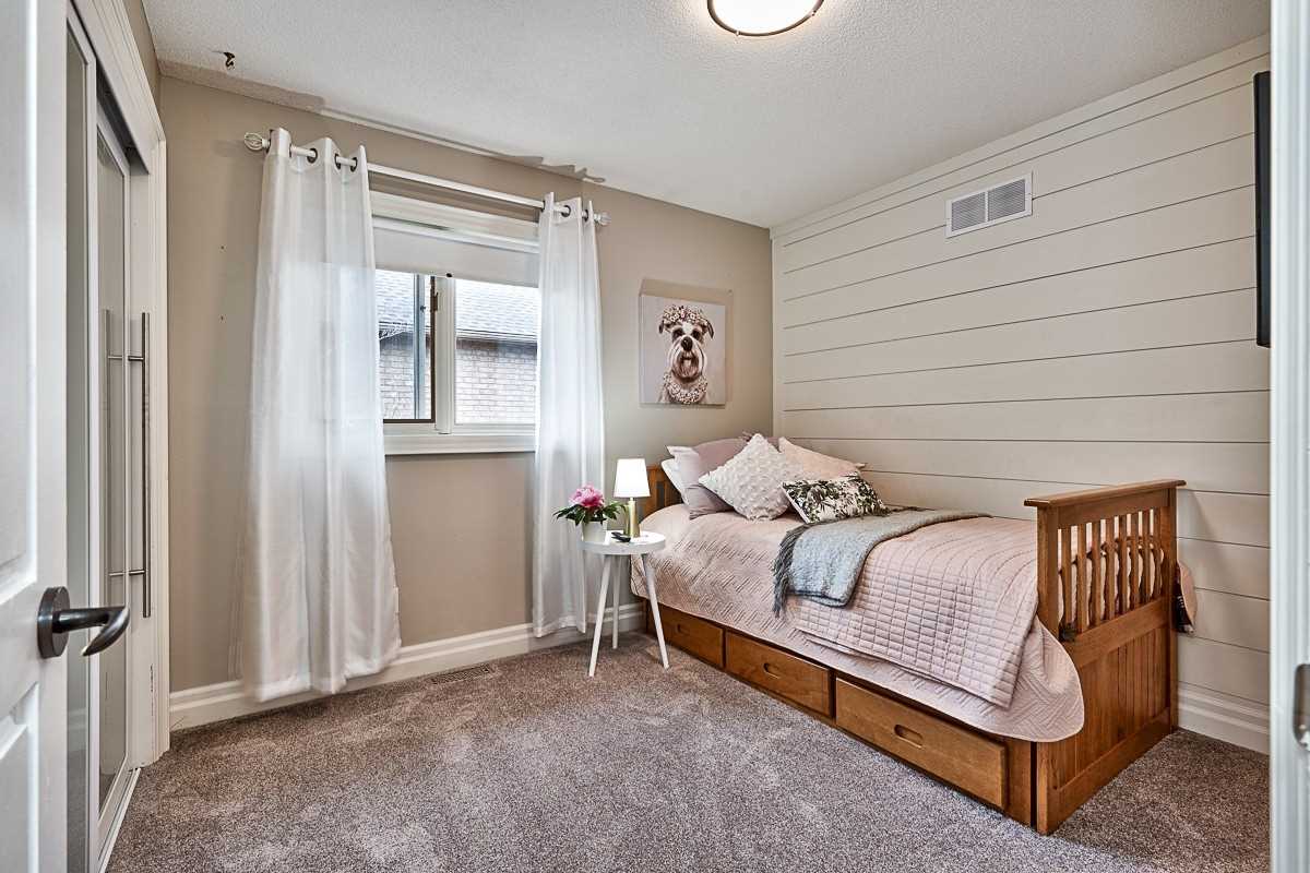 71 Richmond Cres