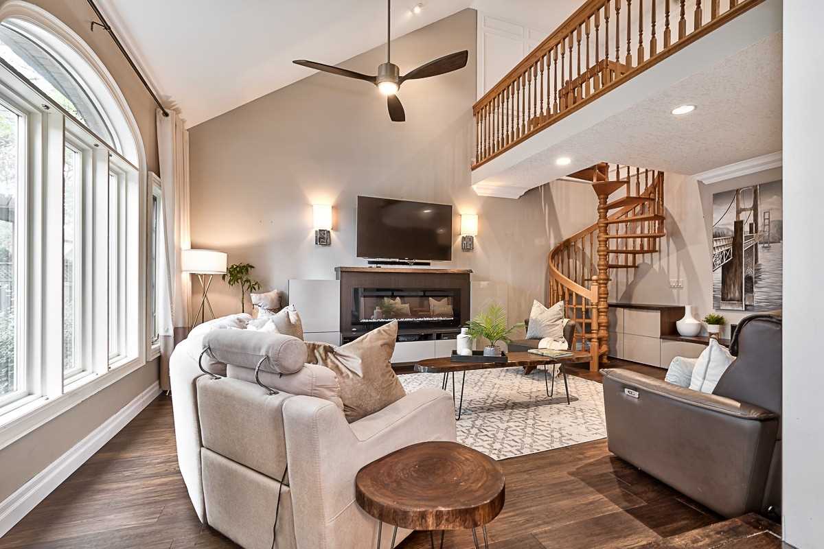 71 Richmond Cres
