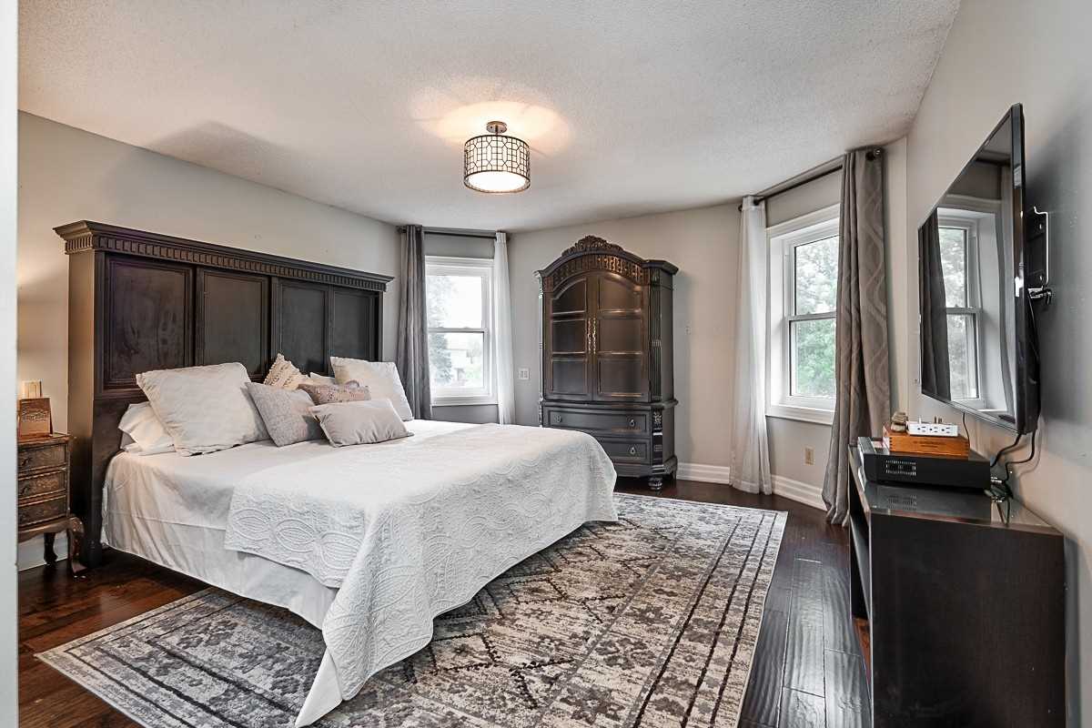 71 Richmond Cres
