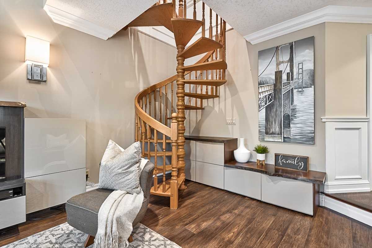71 Richmond Cres