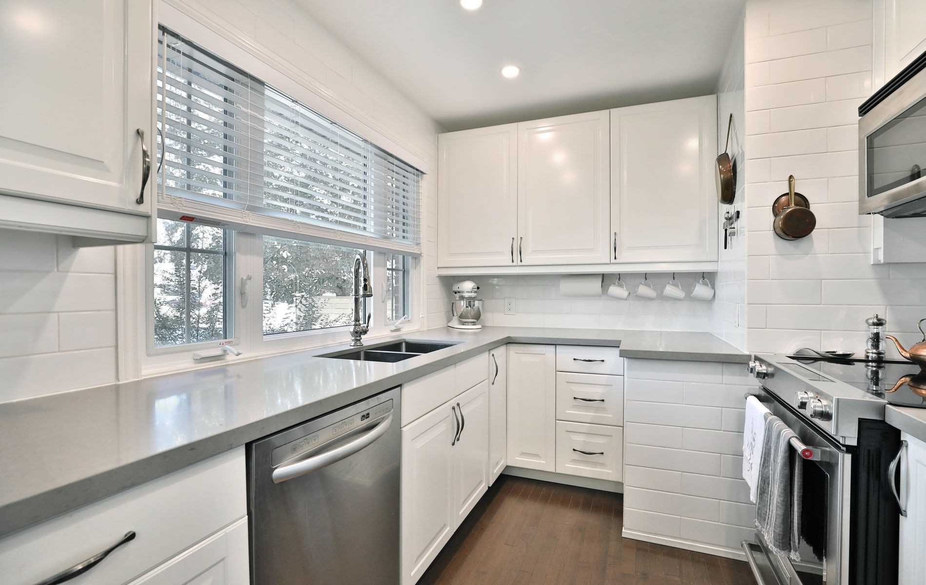 21 James St